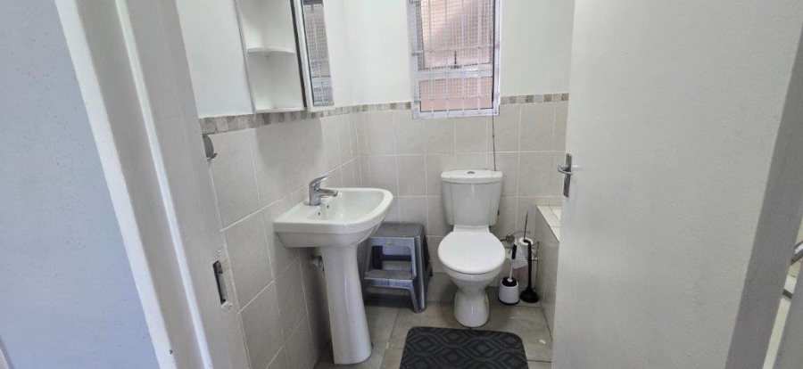 To Let 2 Bedroom Property for Rent in Durbanville Western Cape